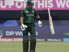 বাবরকে বিশ্বকাপ থেকে বাদ দেওয়ার দাবি